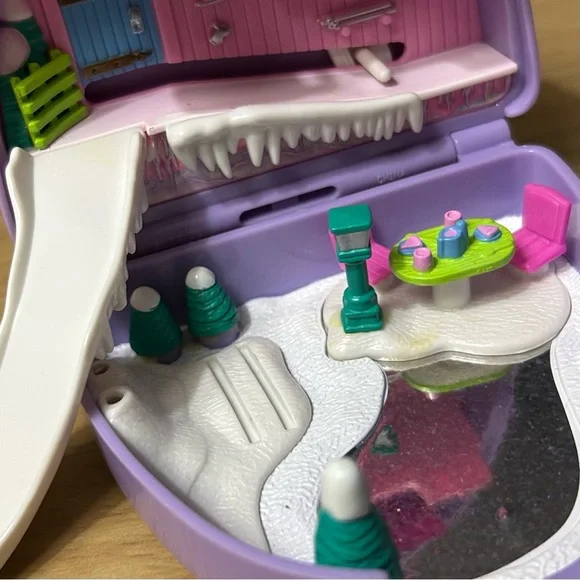 1996 Snow Mountain Polly Pocket Compact - Picture 4 of 7
